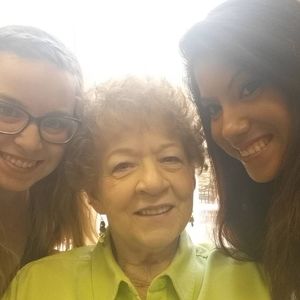 Meet your Posher, Hillary